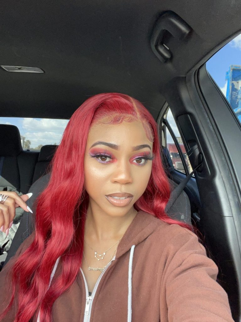 This wig is amazing, I get so many compliments, every time I wear this wig everyone says I look like the Little Mermaid ??‍♀️! The fiery red color is so awesome.
