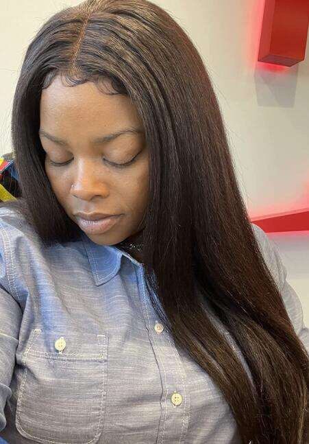 I love this hairrr!!!!!!!!!! Communication was great, they stayed in contact with me updating me with my package and the hair was beautiful and still is. Thanks