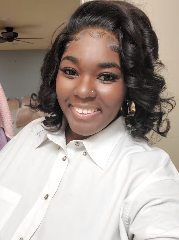 exactly as described.This wig is super soft and versatile!It feels pretty secure considering it doesn't need glue to hold it in place.I like it!❤️.I highly recommend this unit.It's the bomb!